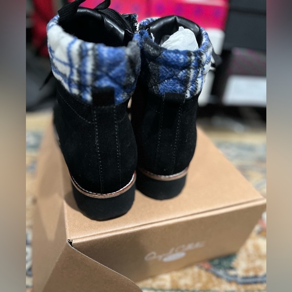 Blondo Raina Waterproof Ankle Boot - Picture 5 of 10